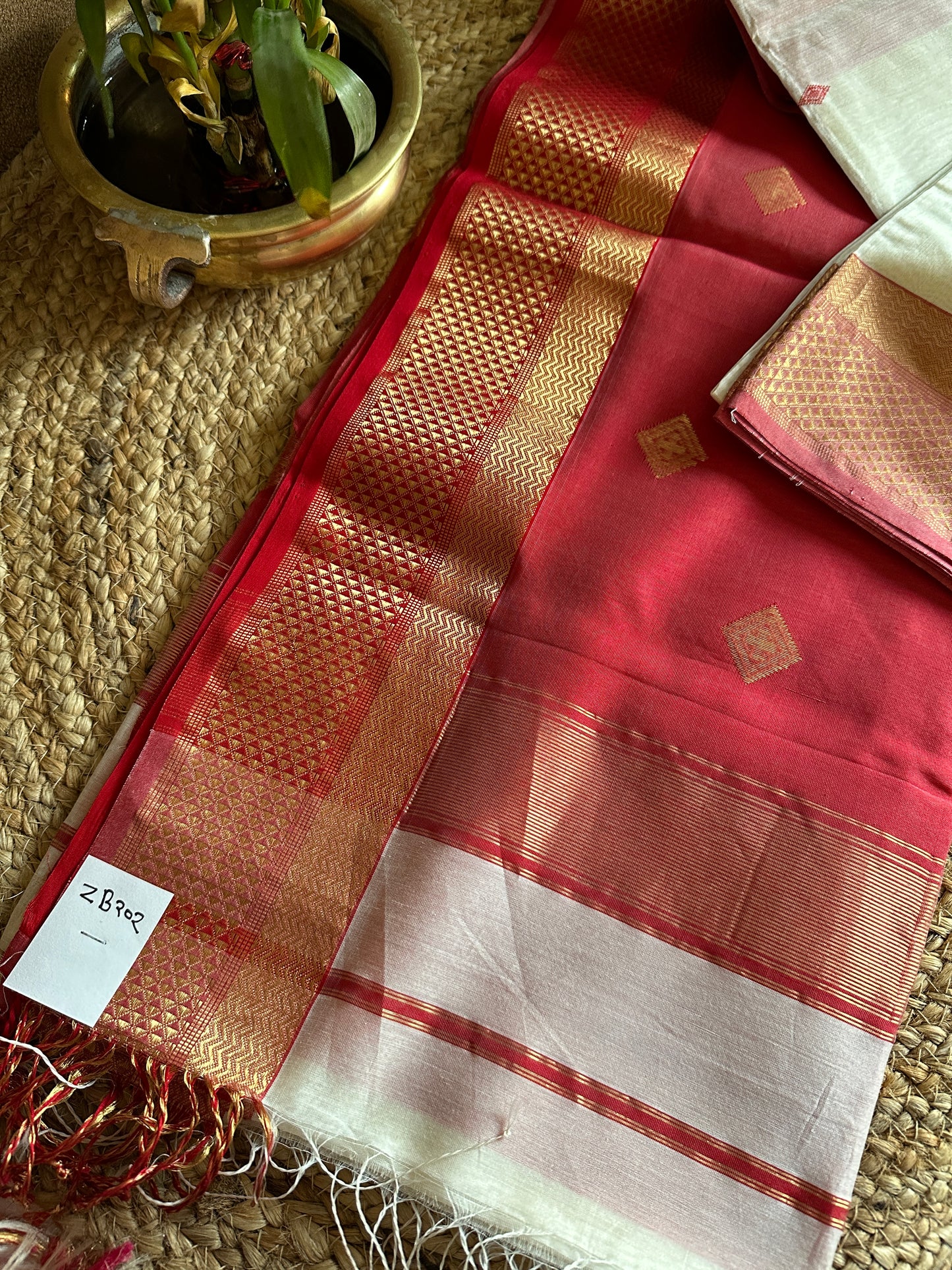 Flower Motifs ~ Maheshwari Saree