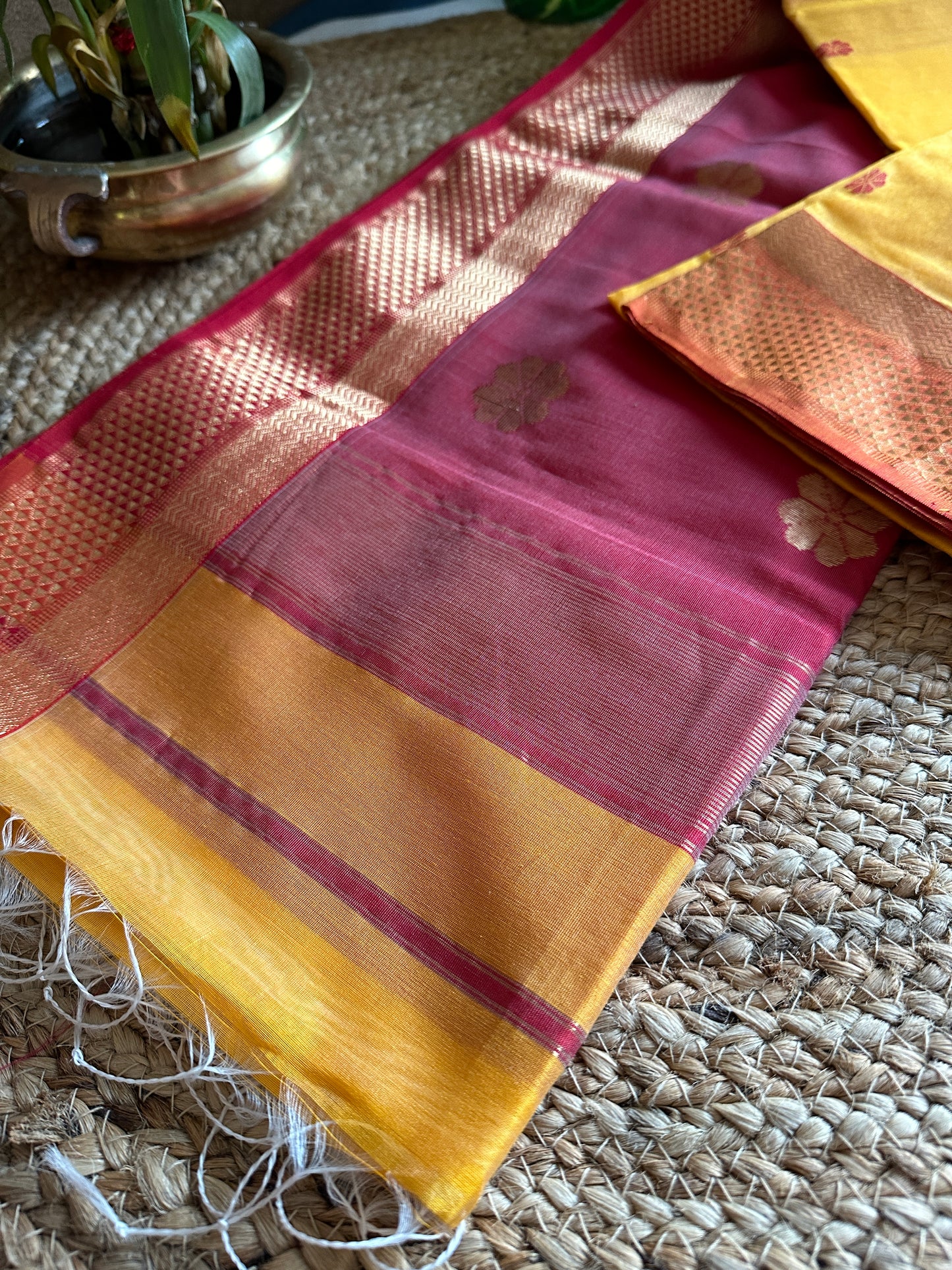 Yellow Red Flower Motifs ~ Maheshwari Saree