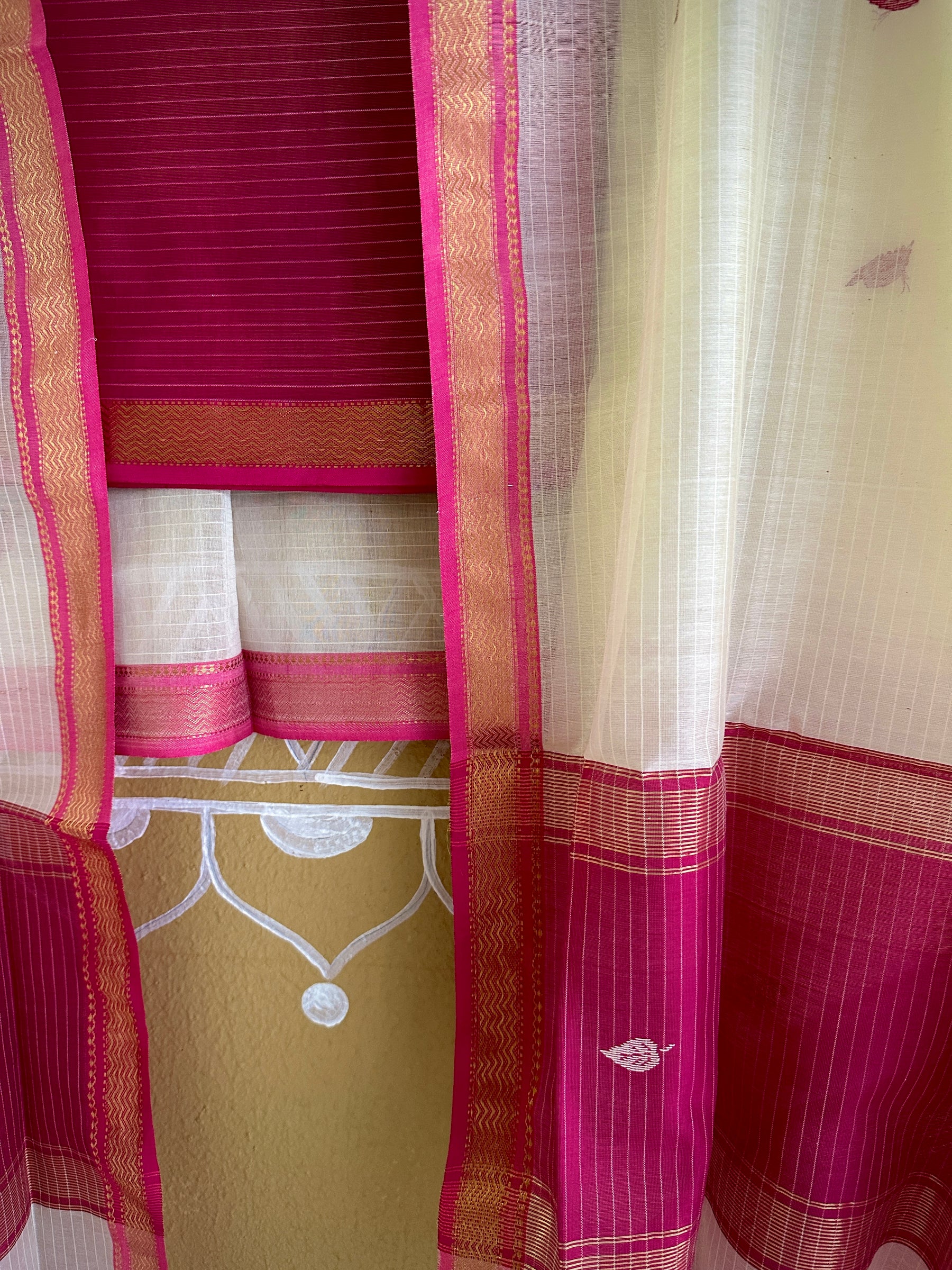 Maheshwari Pink & White Motifs Top Dupatta Sets