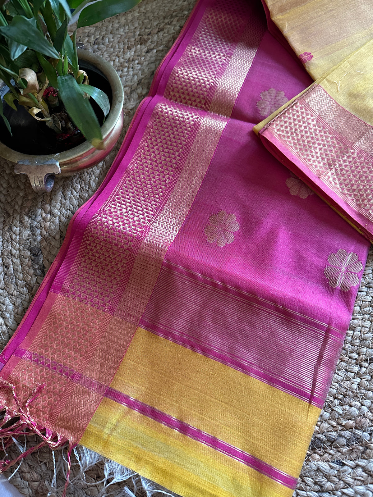Yellow Pink Flower Motifs ~ Maheshwari Saree