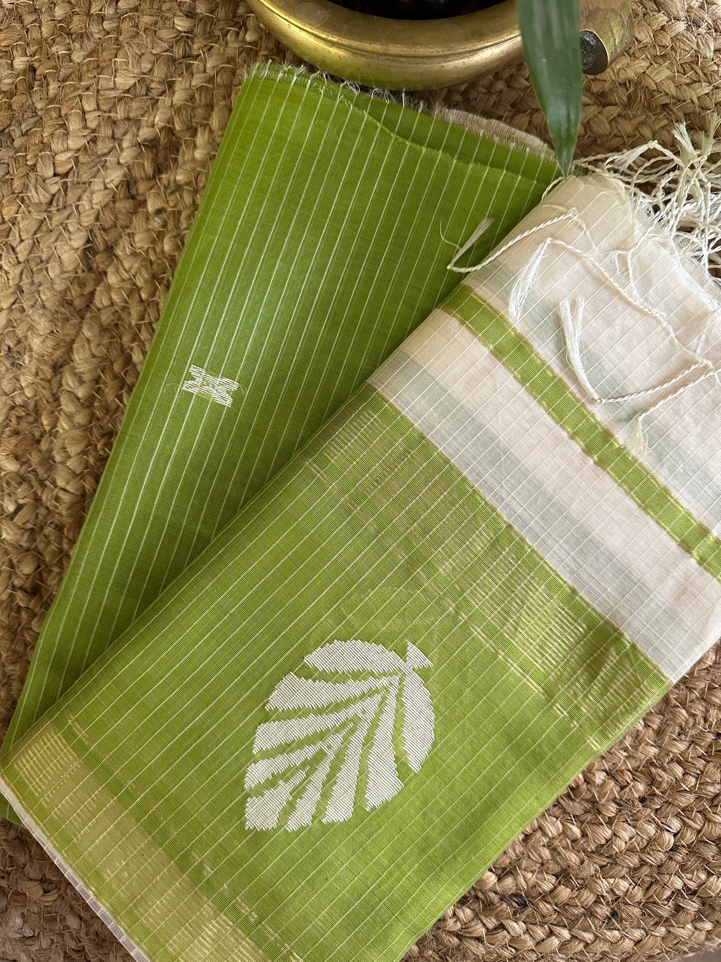 Maheshwari Parrot Green-White Katan Motifs Top Dupatta Sets KBS02