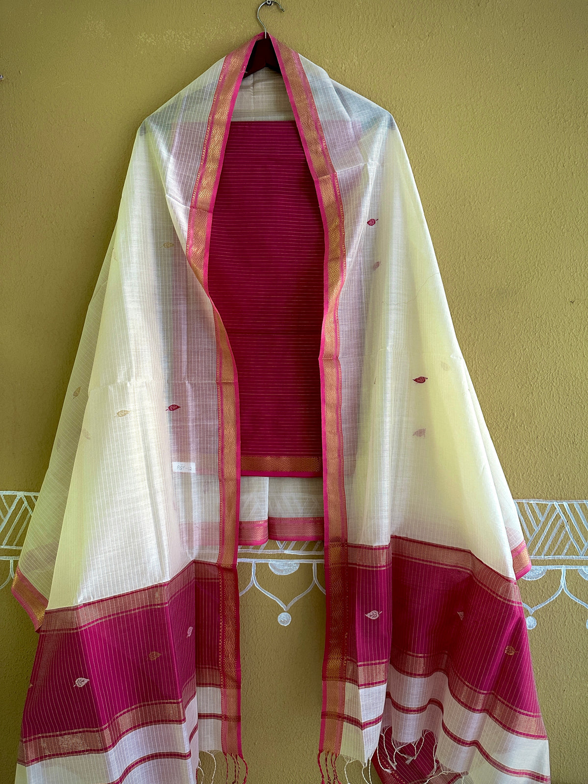 Maheshwari Pink & White Motifs Top Dupatta Sets
