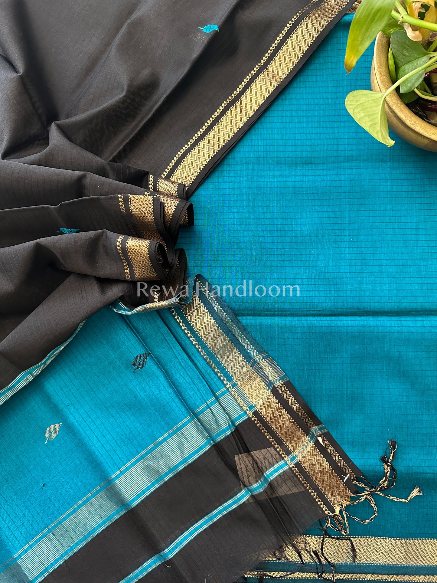 Maheshwari Rama Green-Black Motifs Top-Dupatta Set-PST040