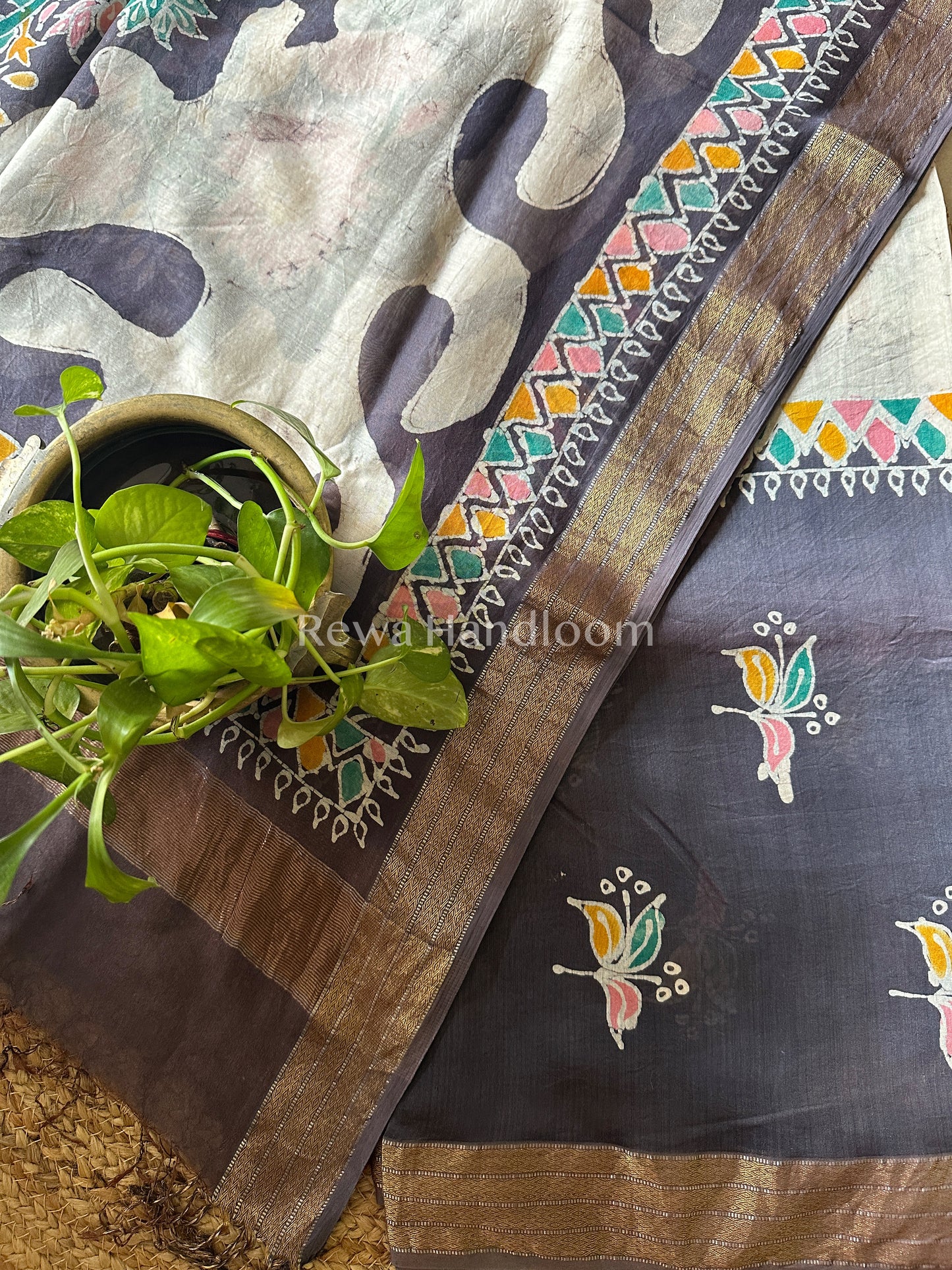 Maheshwari Grey Batik Printed Dress Material BTP106