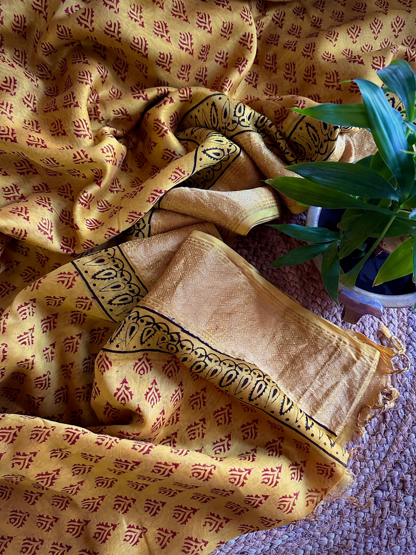 Maheshwari Mustard - Red Bagh Print Saree