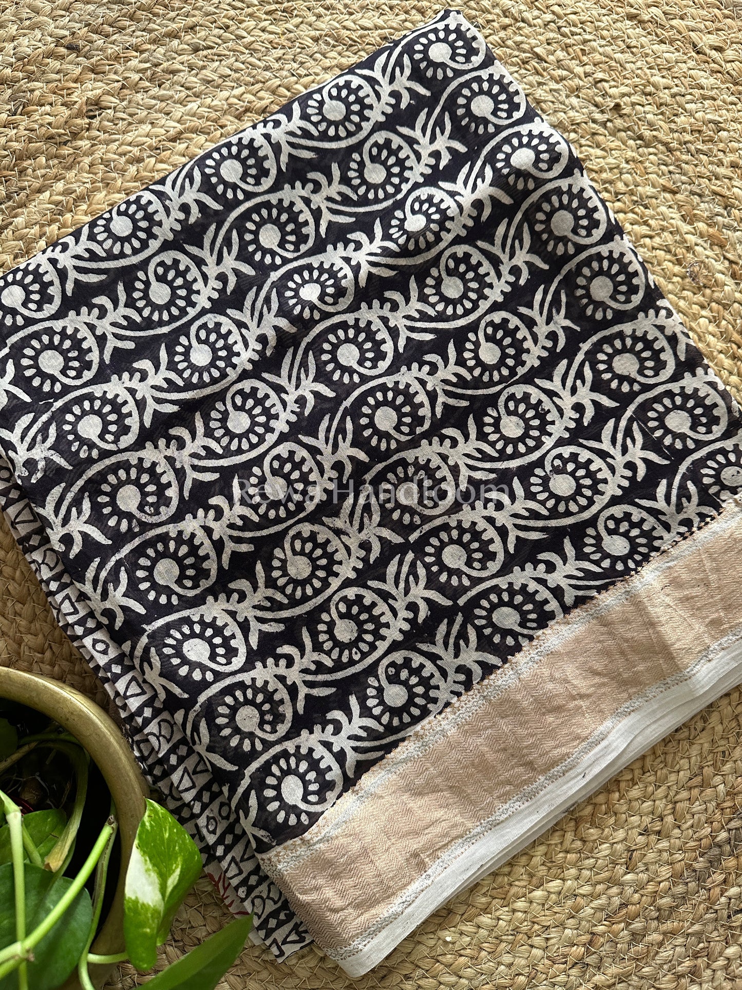 Maheshwari Bagh Print Suit