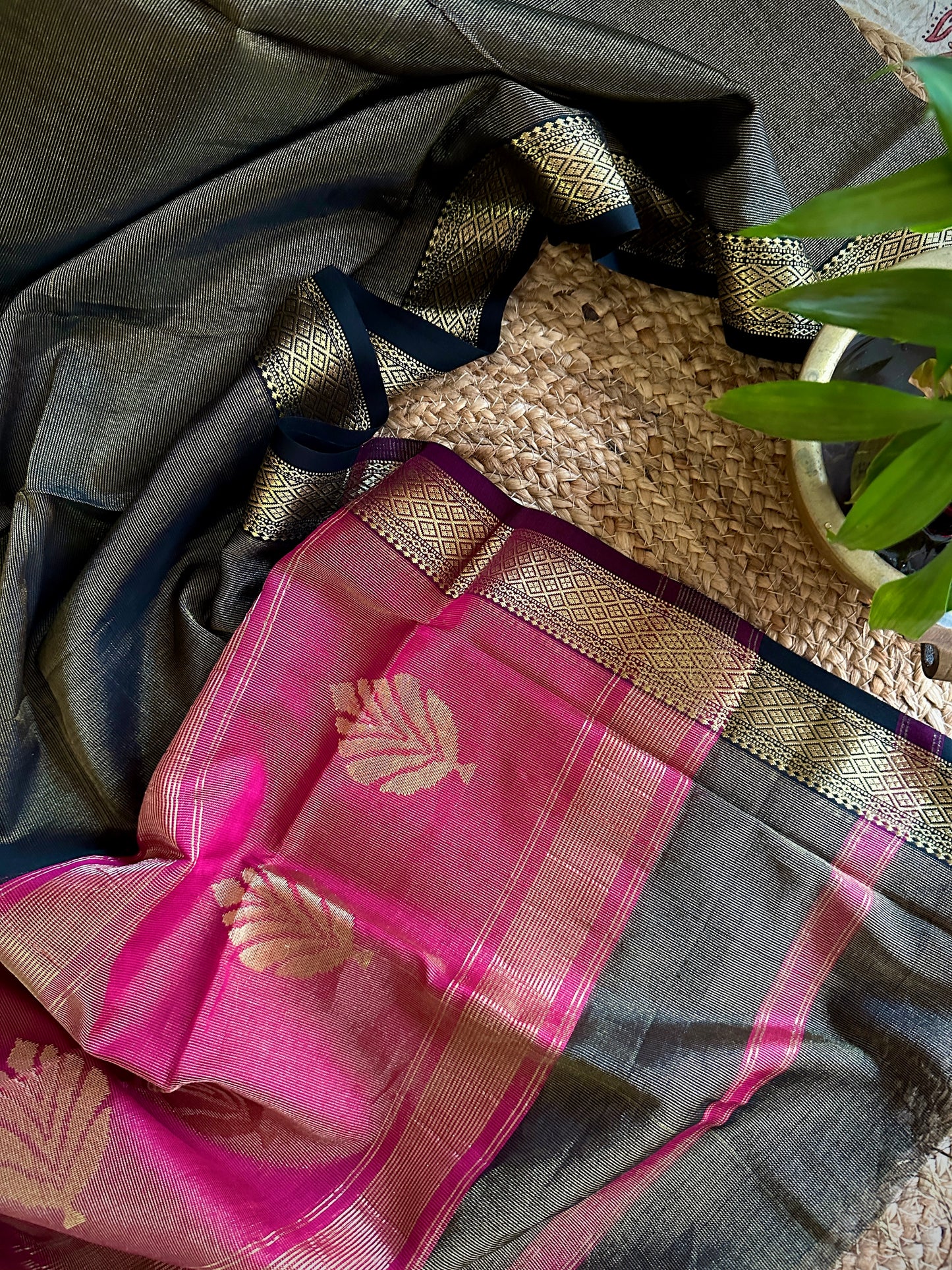 Maheshwari Black Rani Tissue Dupatta-TDP02