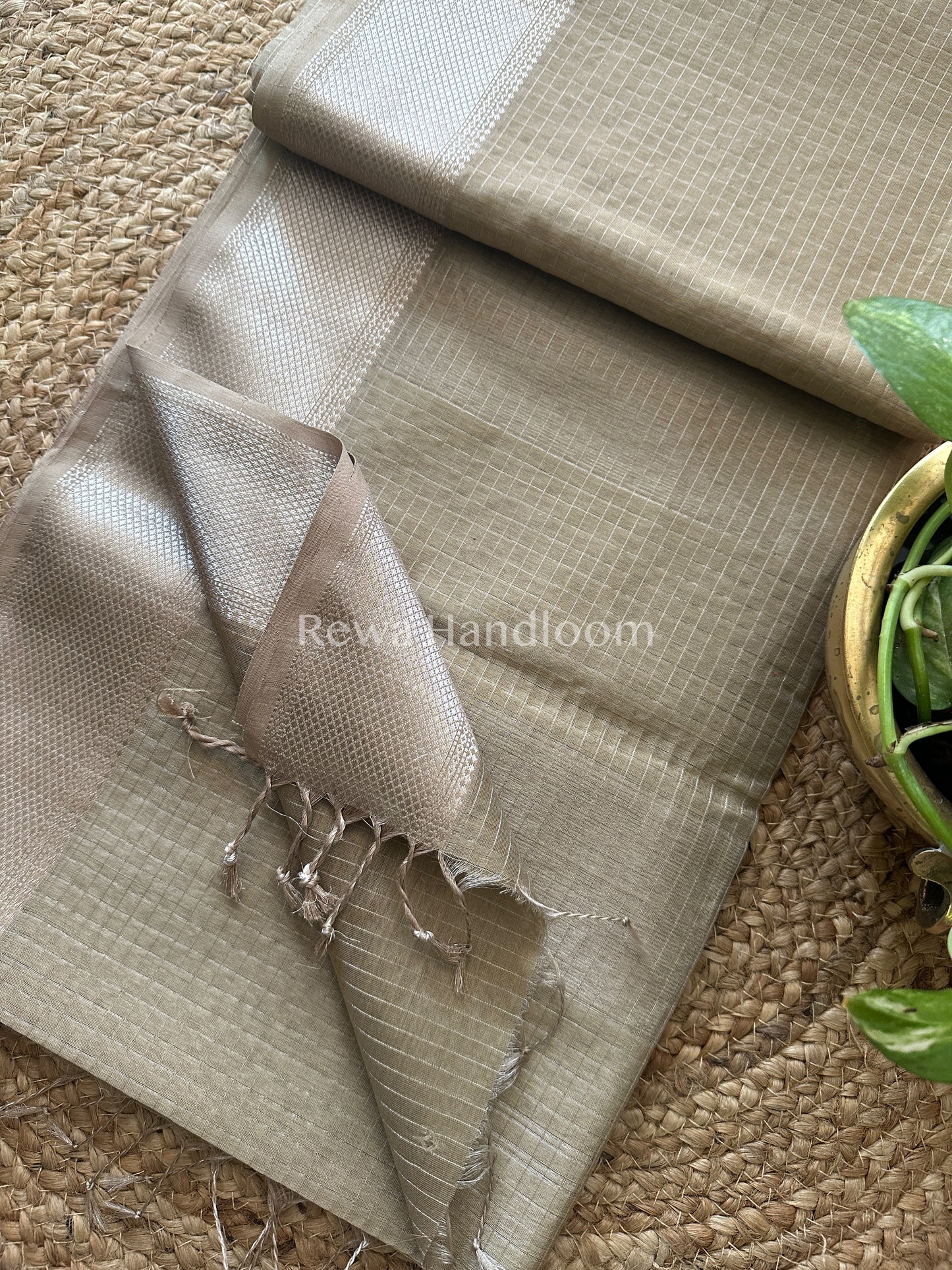 Maheshwari Silver Zari Checks Silk Saree