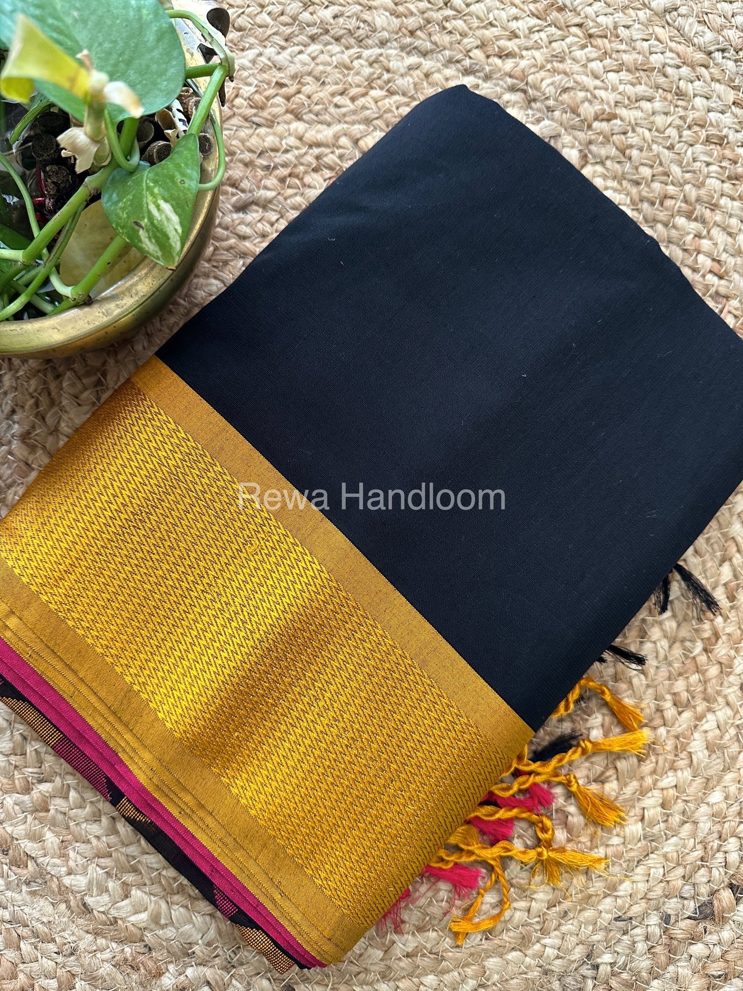 Maheshwari Heavy Pallu Saree