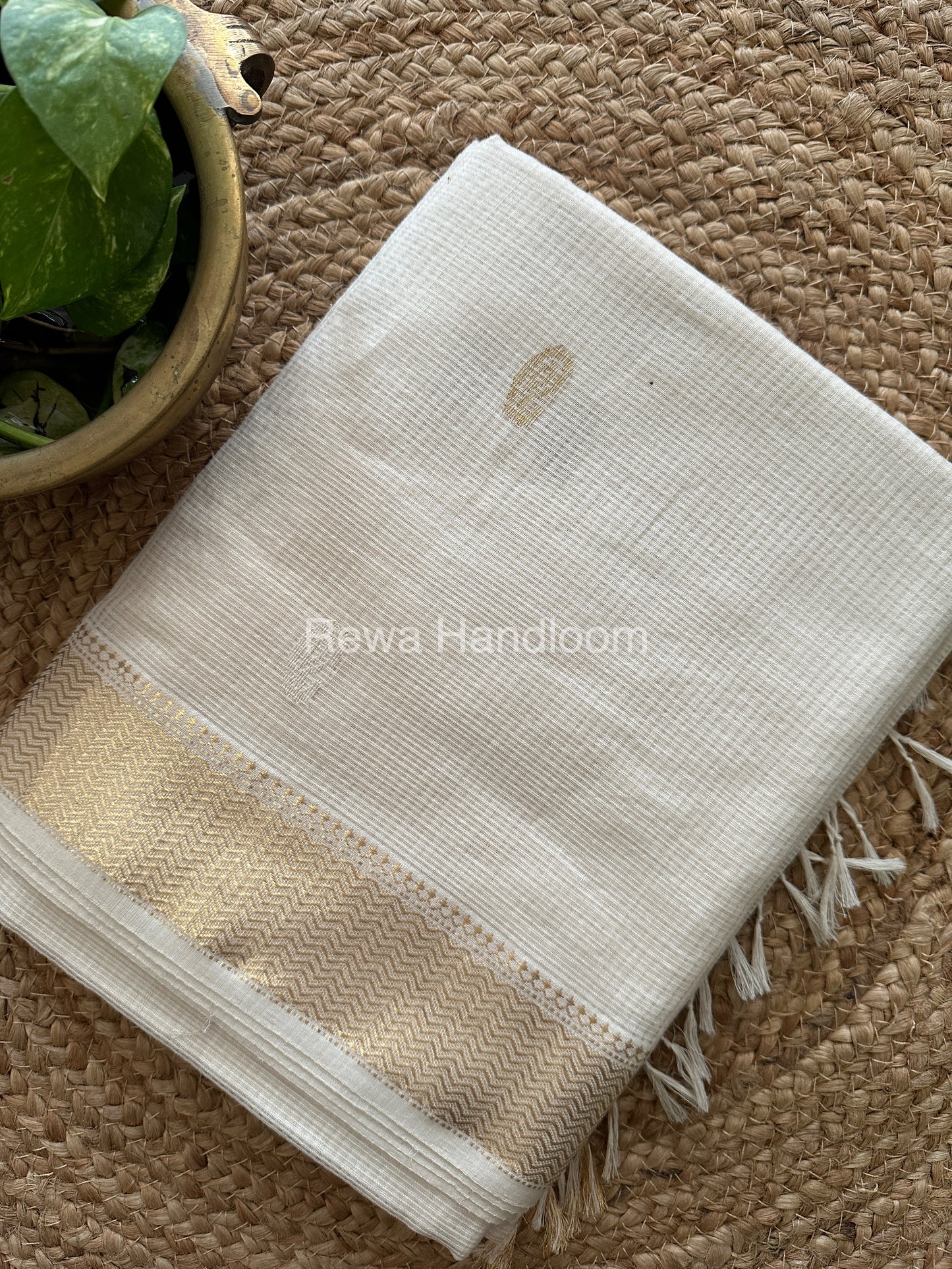 Zari Butti ~ Maheshwari Saree