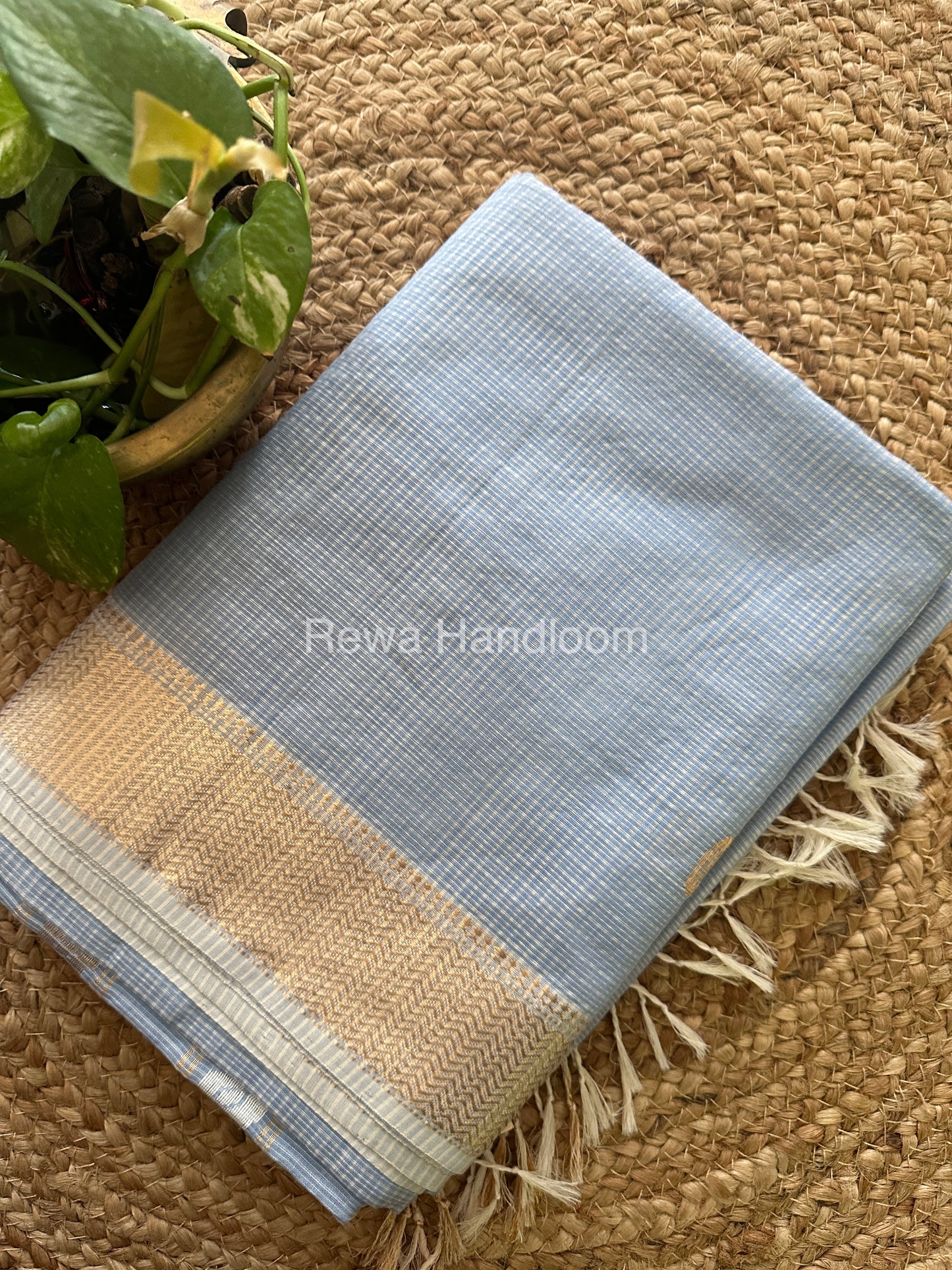 Zari Butti ~ Maheshwari Saree