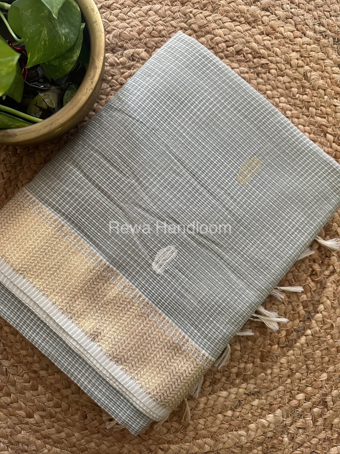 Zari Butti ~ Maheshwari Saree