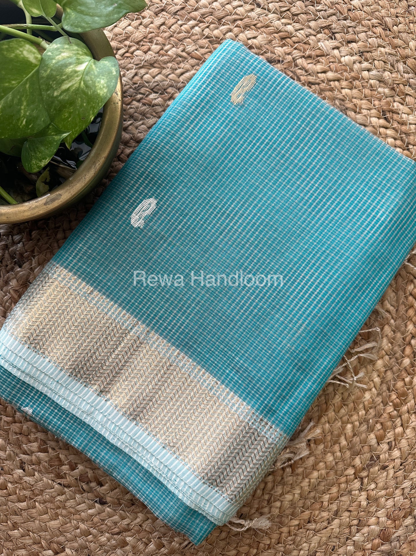 Zari Butti ~ Maheshwari Saree