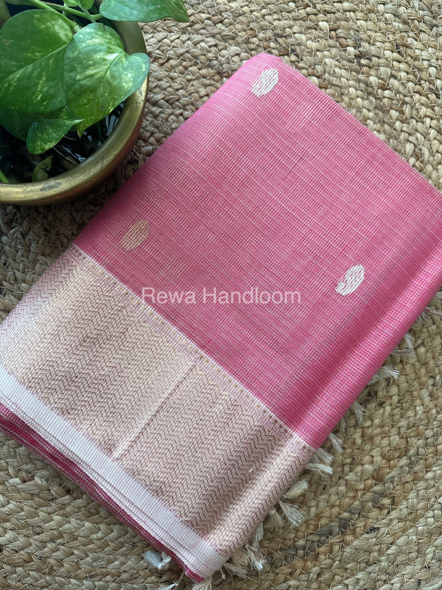 Zari Butti ~ Maheshwari Saree
