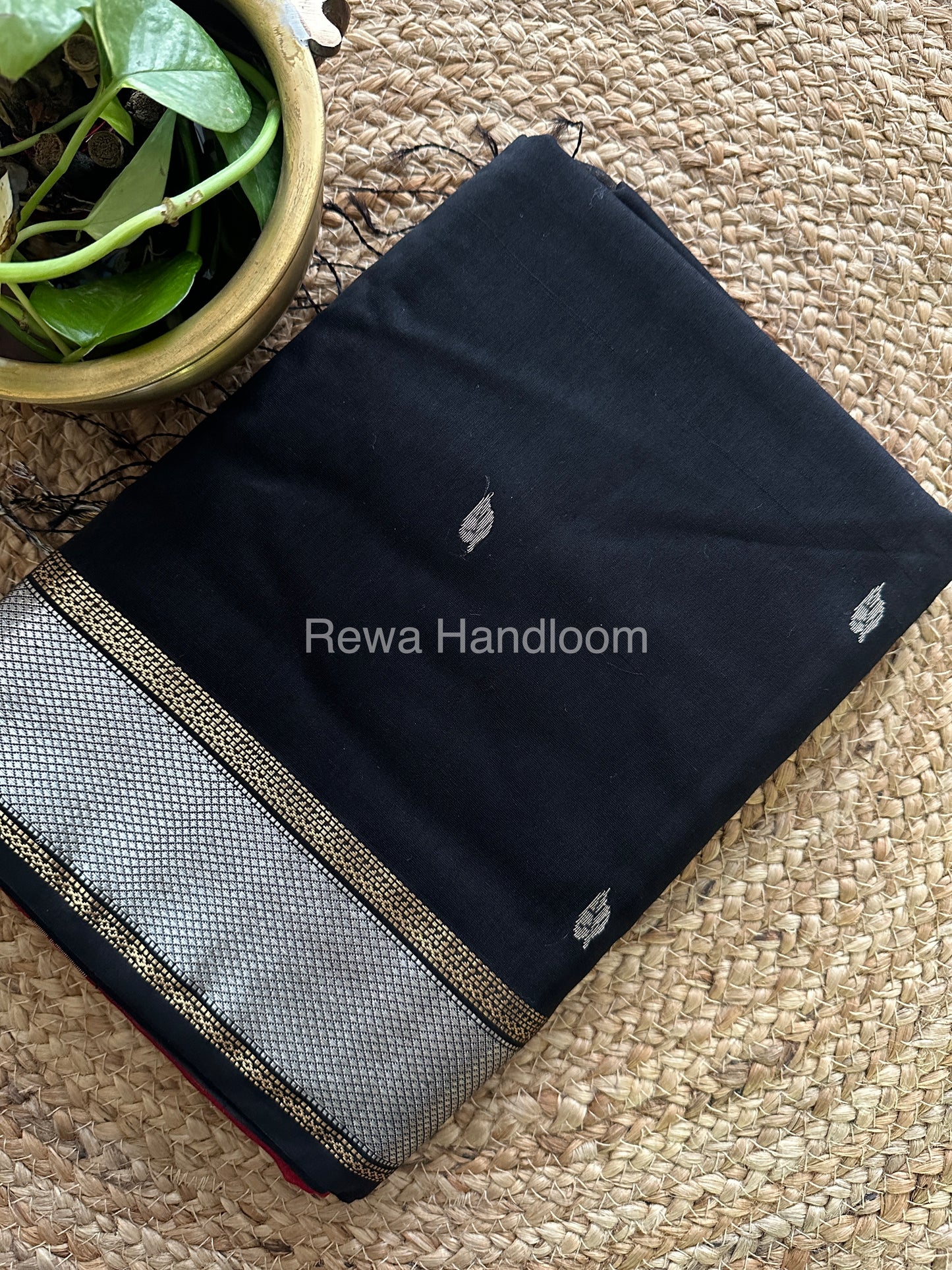 Maheshwari Silver Zari Sarees