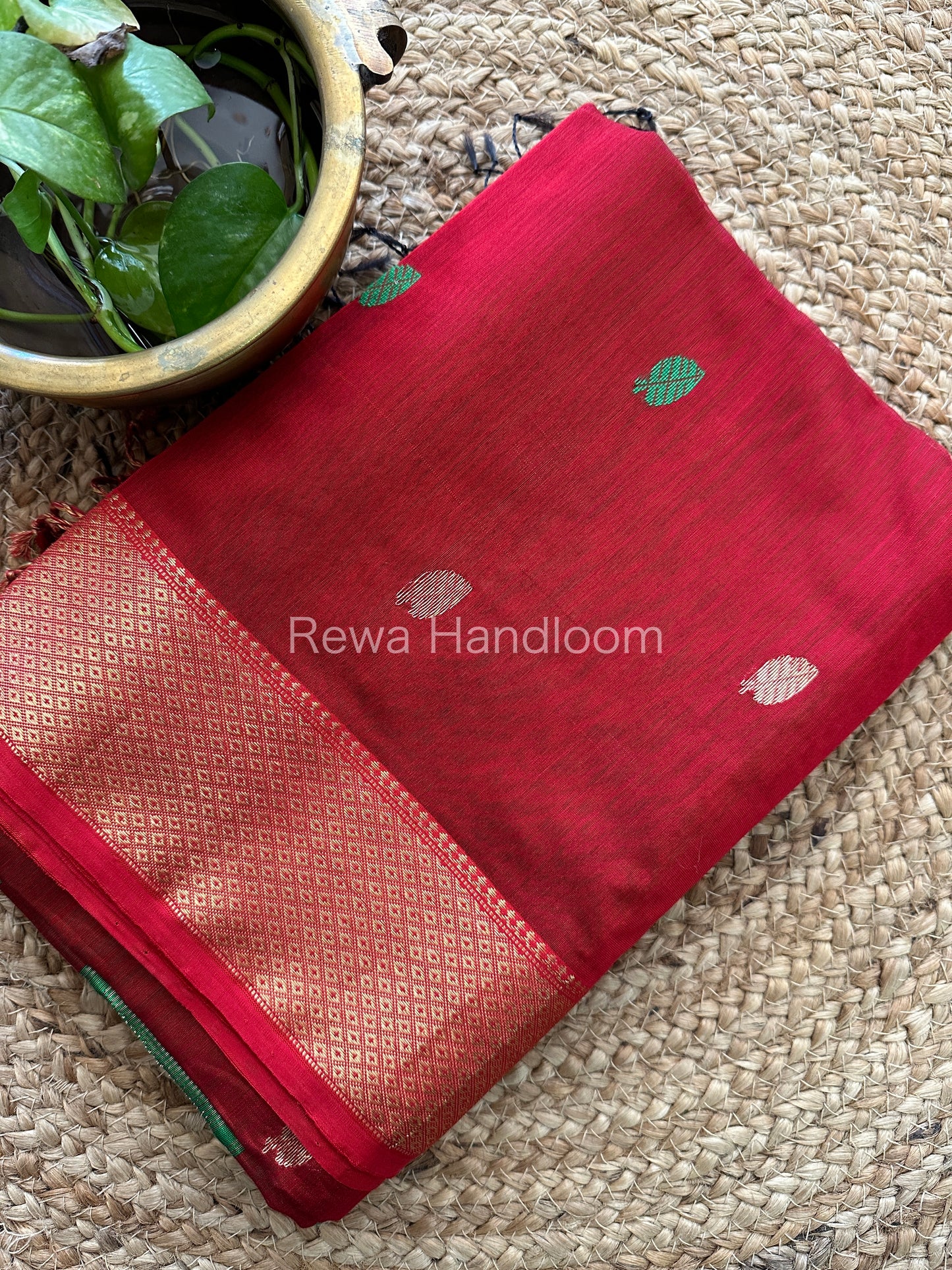 Butta Pallu Zari Border Saree ~ Maheshwari Saree