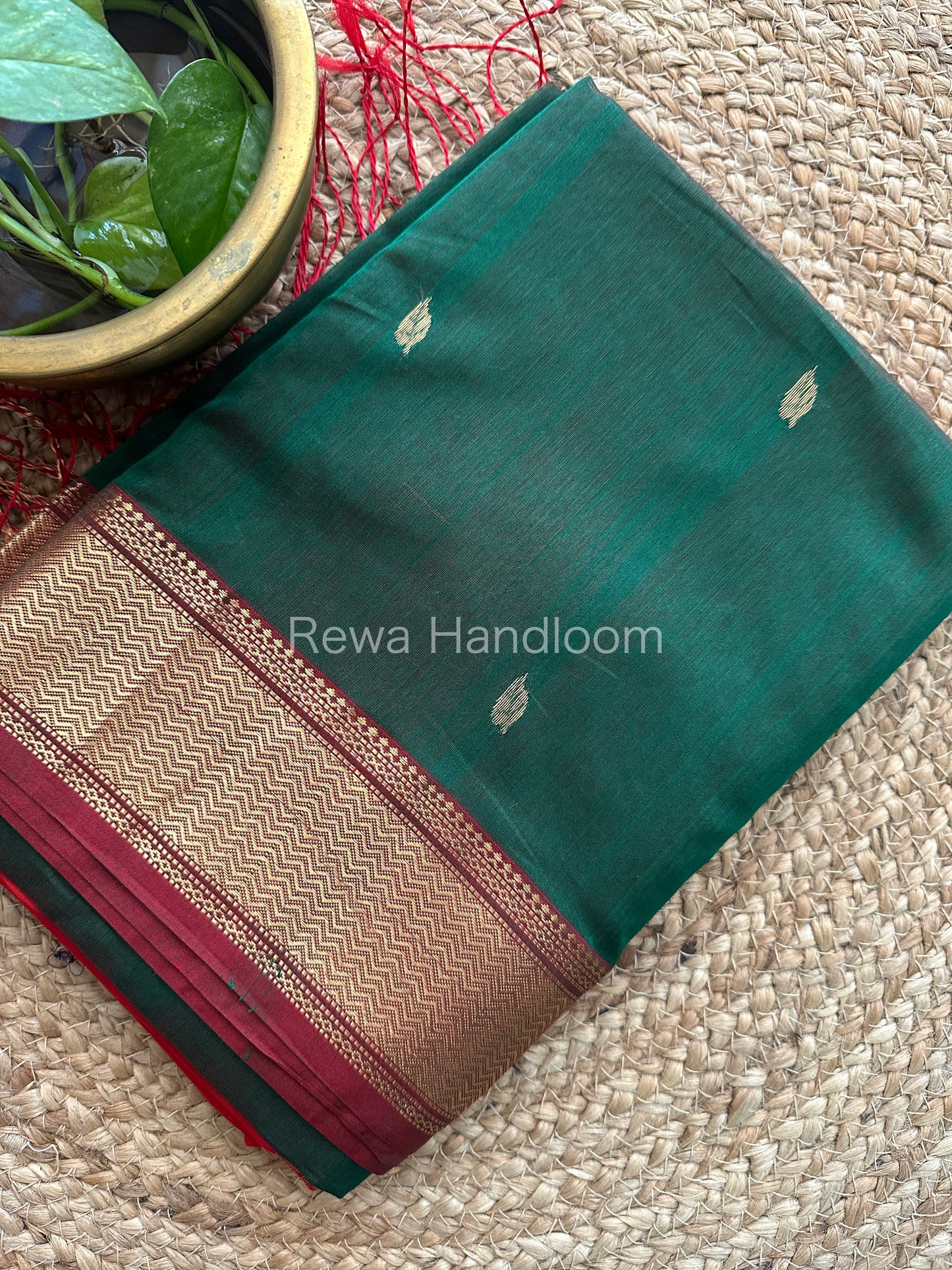 Butta Pallu Zari Border Saree ~ Maheshwari Saree