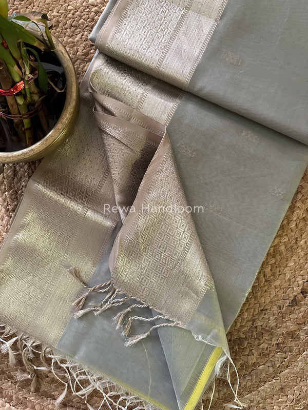 Maheshwari Silver Butti Saree