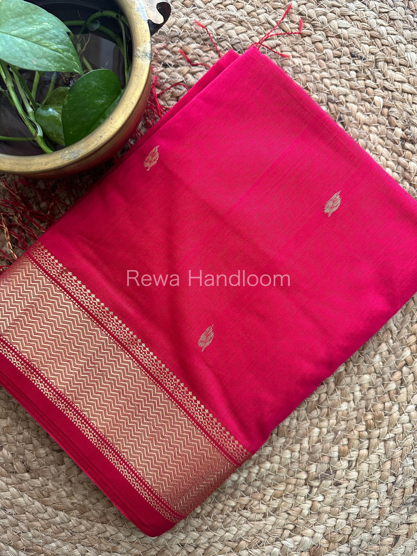 Butta Pallu Zari Border Saree ~ Maheshwari Saree