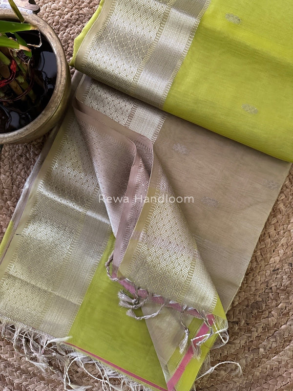 Maheshwari Silver Butti Saree