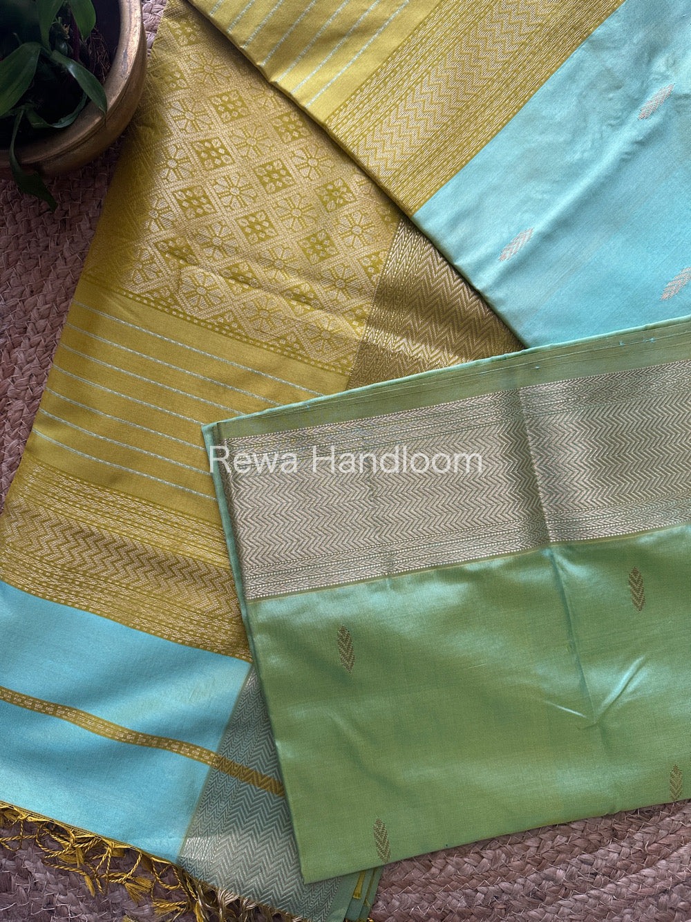 Maheshwari Pista Green Pure Silk Saree PS23