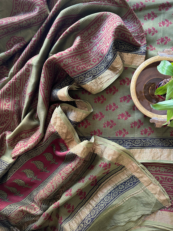 Maheshwari Green-Red Bagh Print Suit