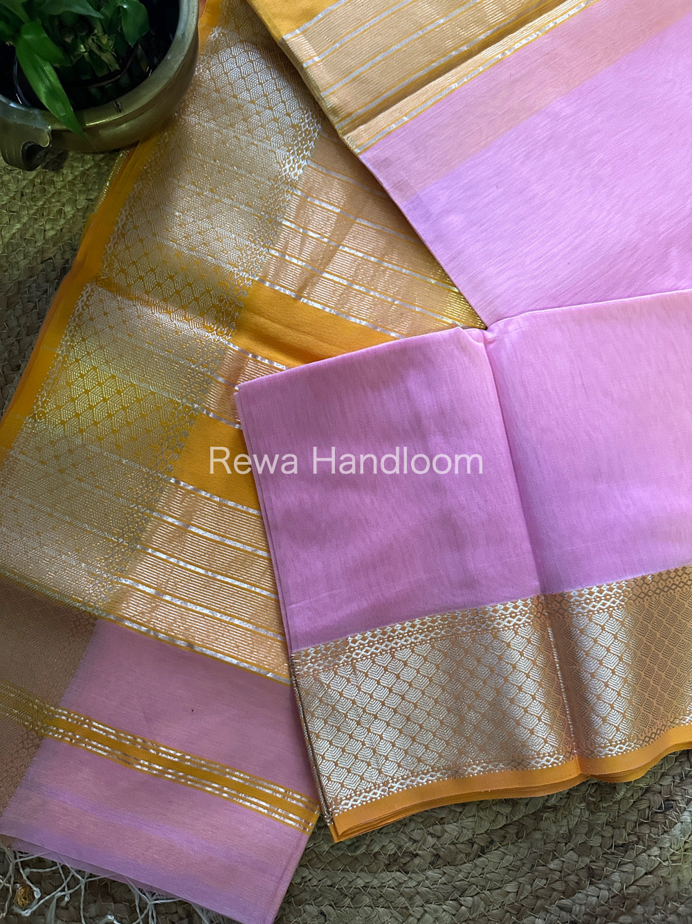 Maheshwari Lavendar Silver Zari Saree SGB19