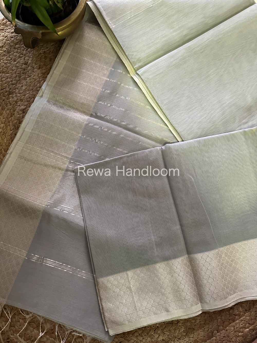Maheshwari Grey Silver Zari Saree SGB18