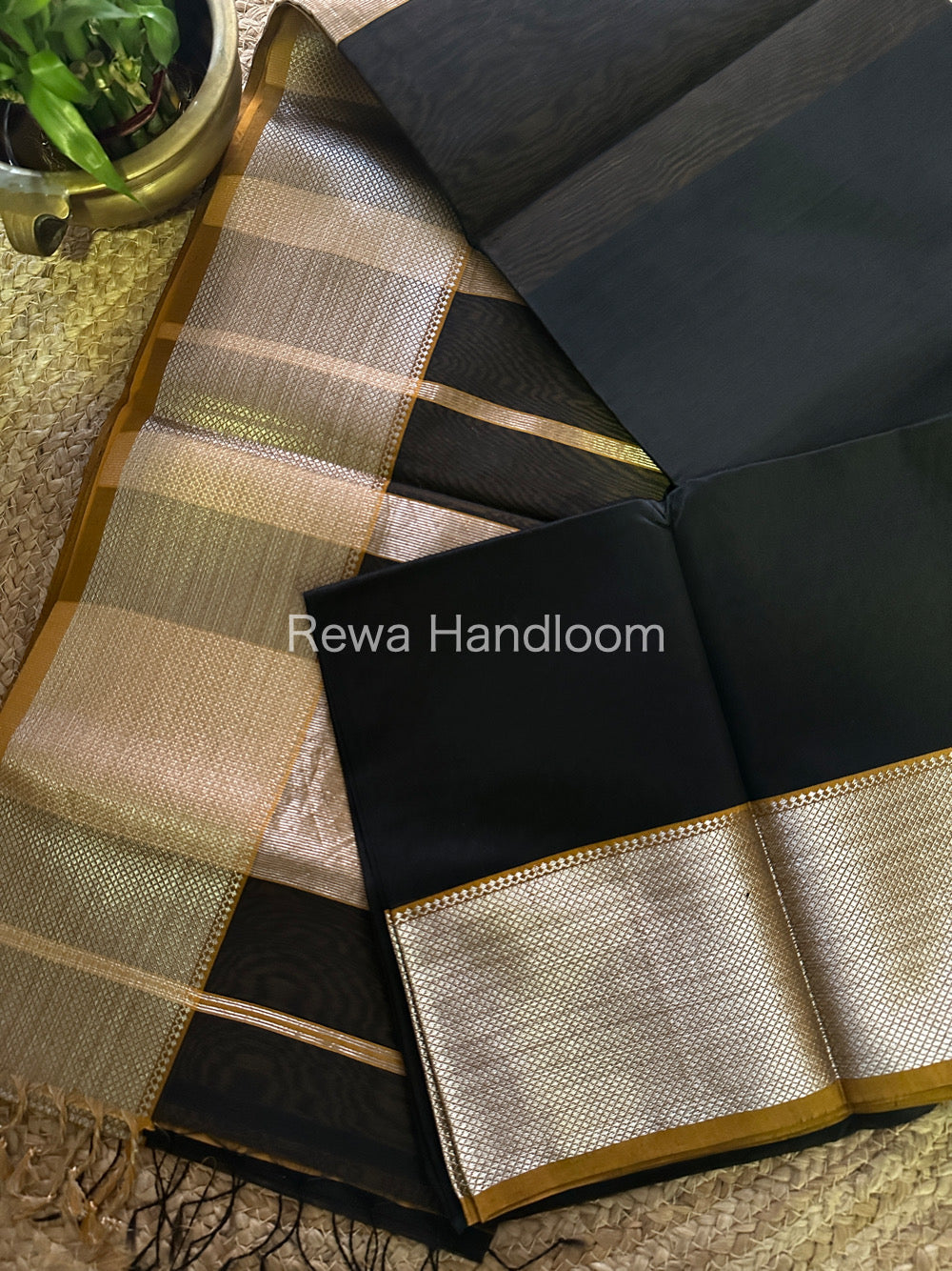 Maheshwari Black Silver Zari Saree SGB14