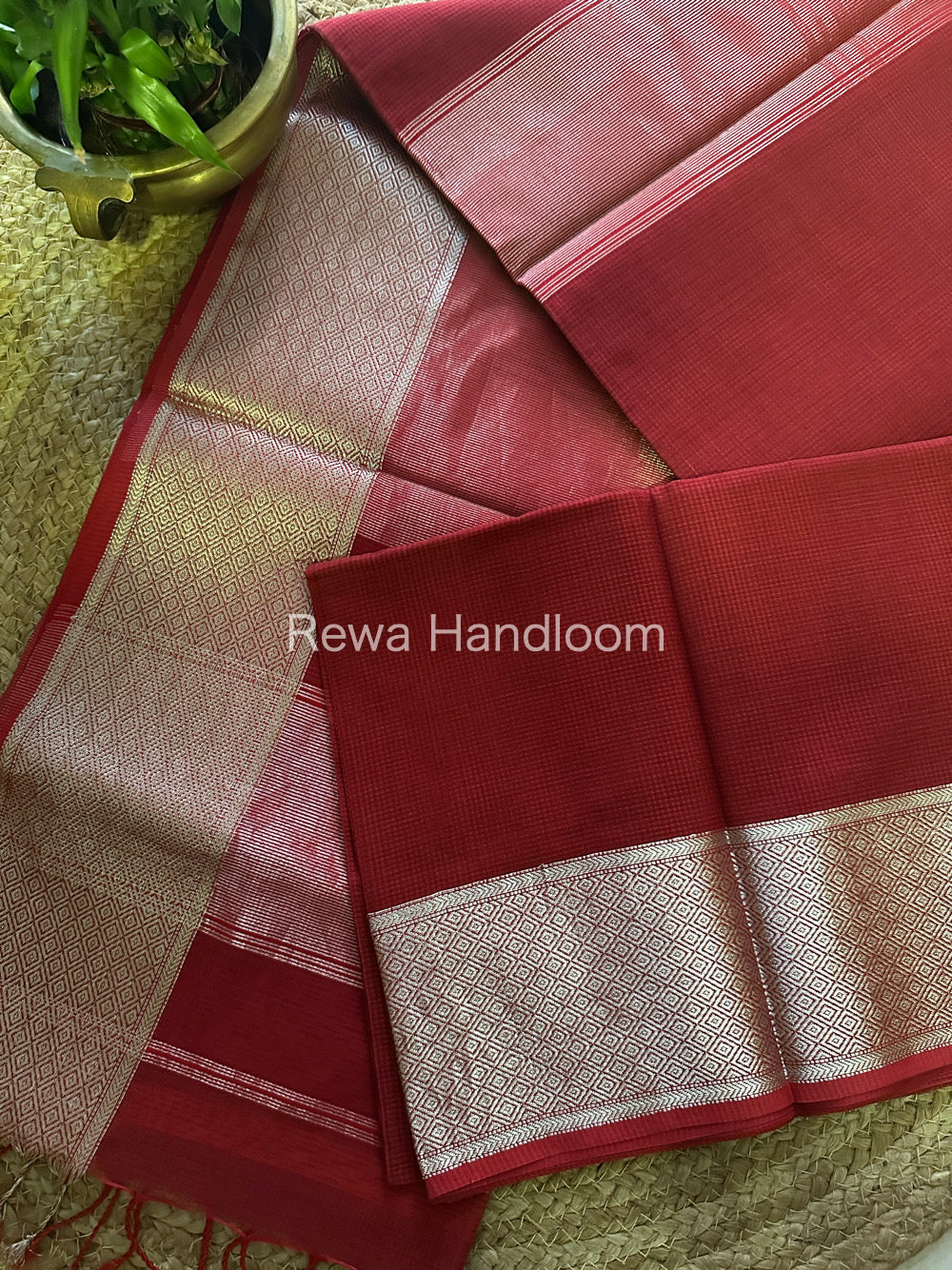 Maheshwari Red Silver Zari Saree SGB11