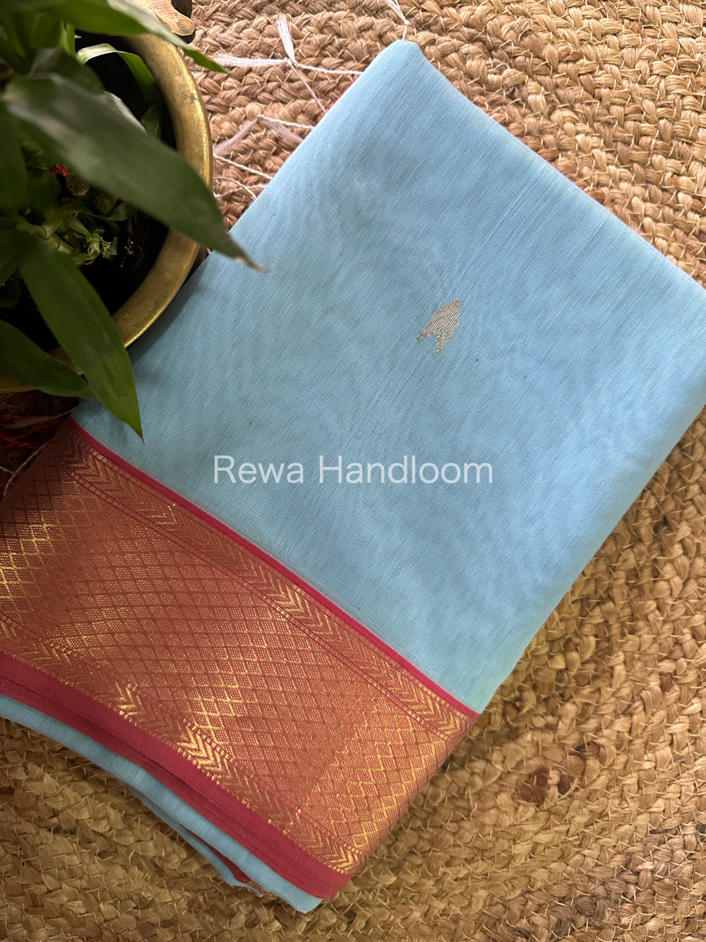 Zari Butti ~ Maheshwari Saree