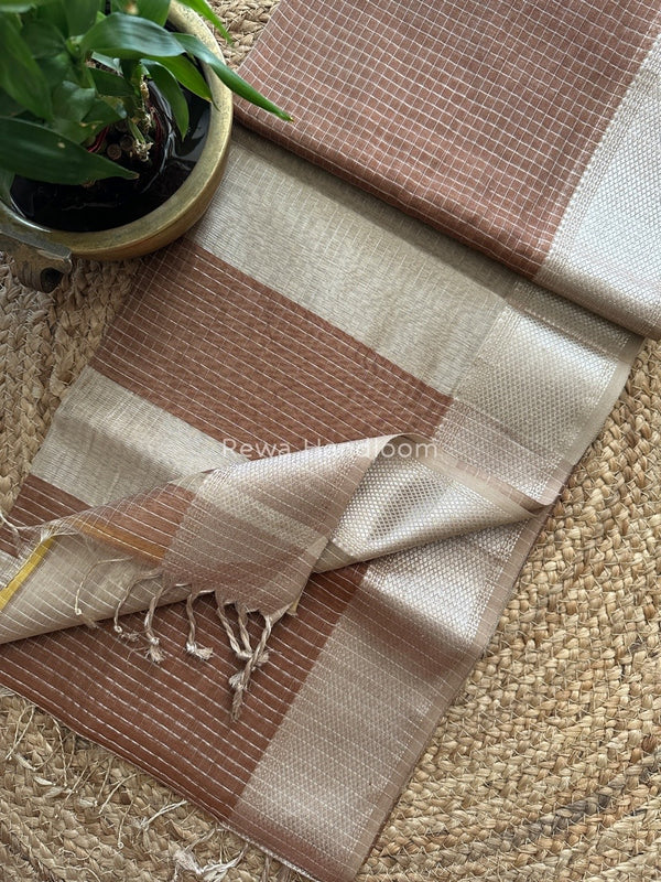 Maheshwari Silver Zari Checks Silk Saree