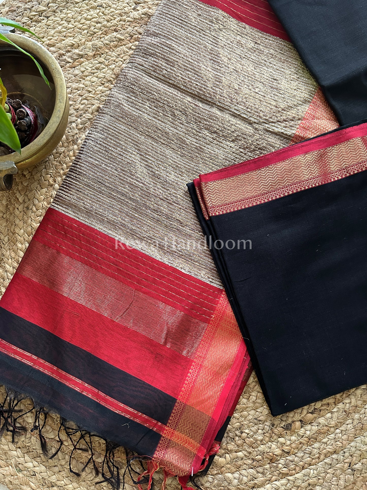 Maheshwari Black Gichha Pallu Saree GP03