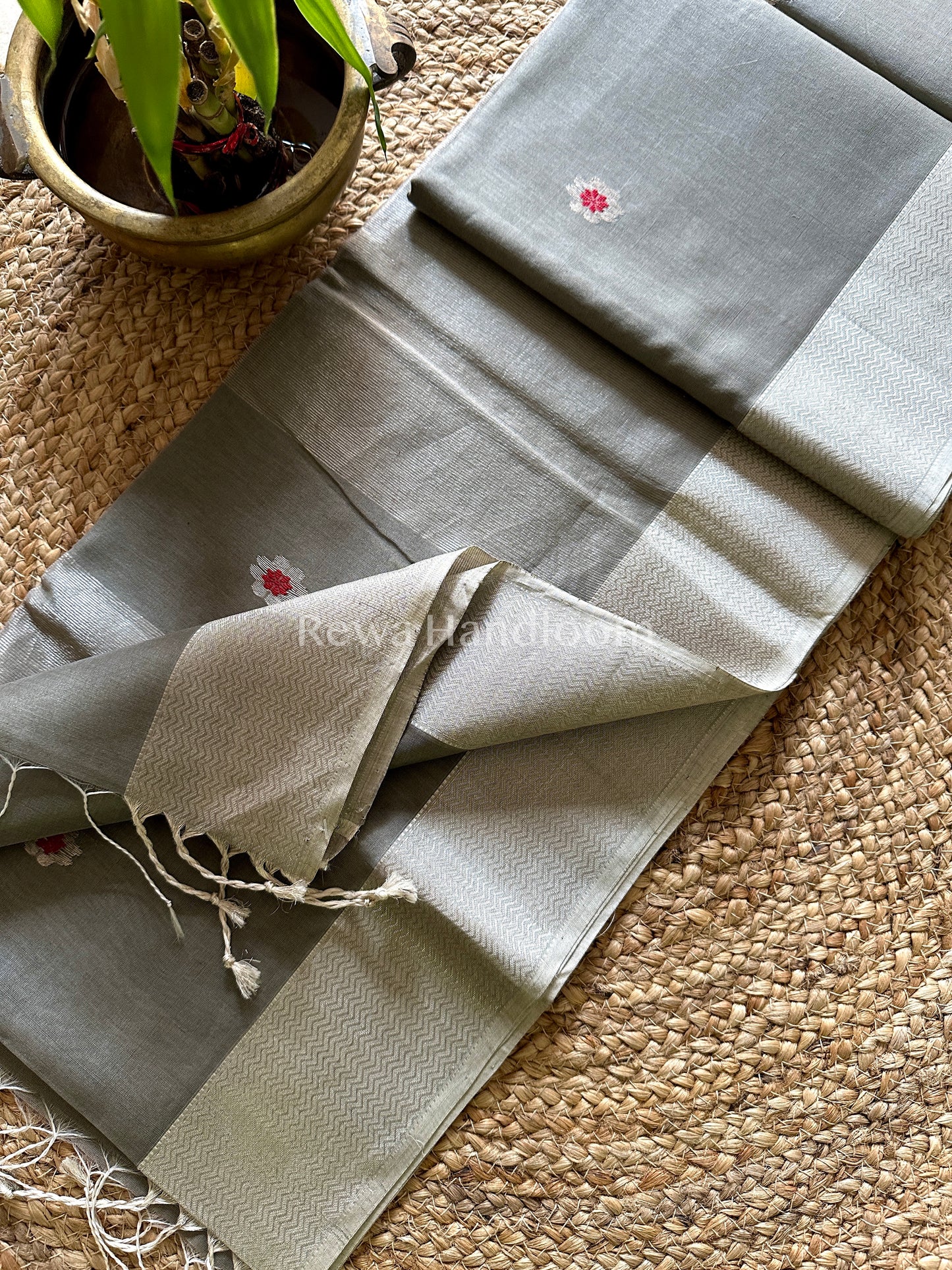 Maheshwari Grey Silver Zari Sarees