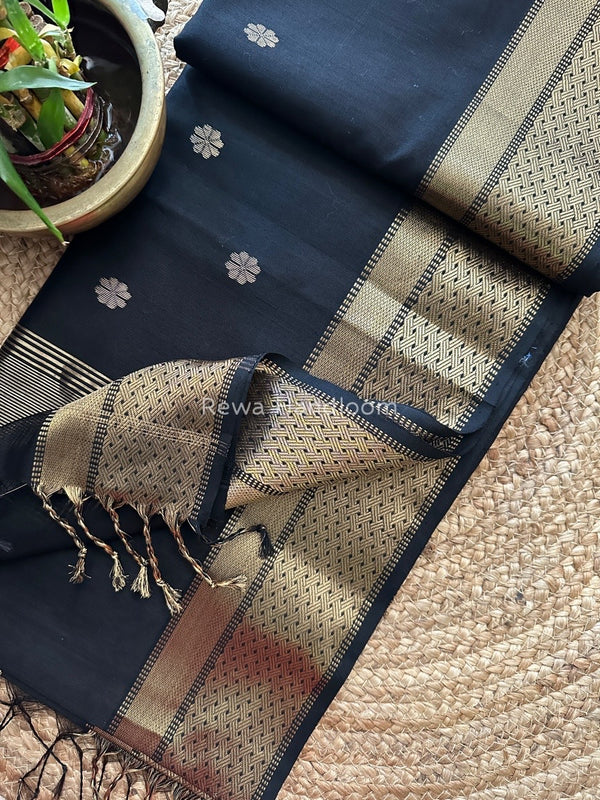 Zari Butti Maheshwari Saree