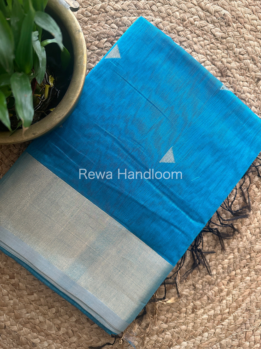 Zari Butti ~ Maheshwari Saree