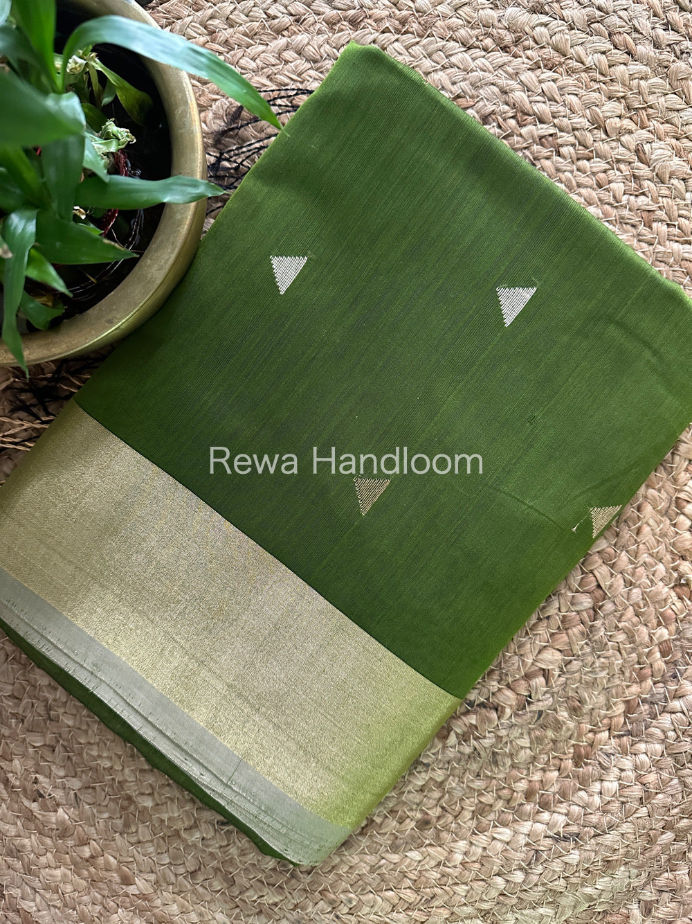 Zari Butti ~ Maheshwari Saree