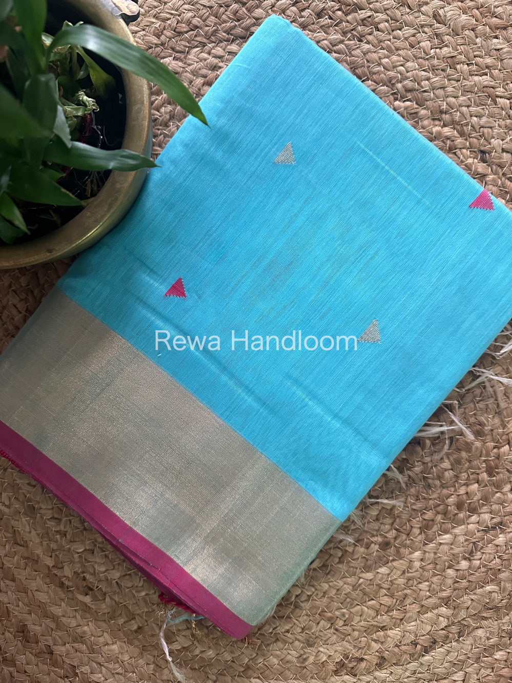 Zari Butti ~ Maheshwari Saree