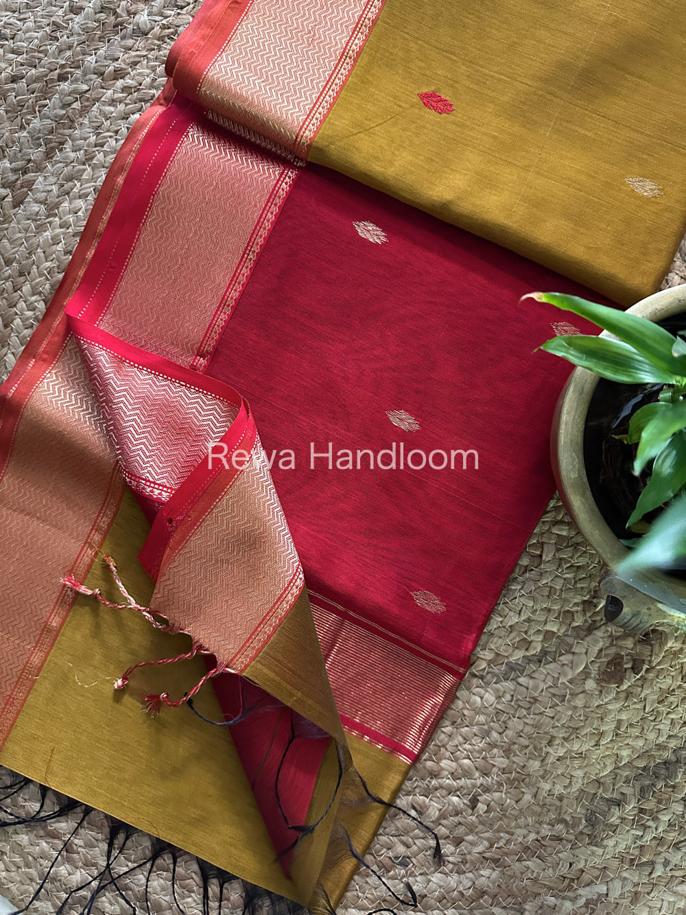 Maheshwari Zari Butti Saree
