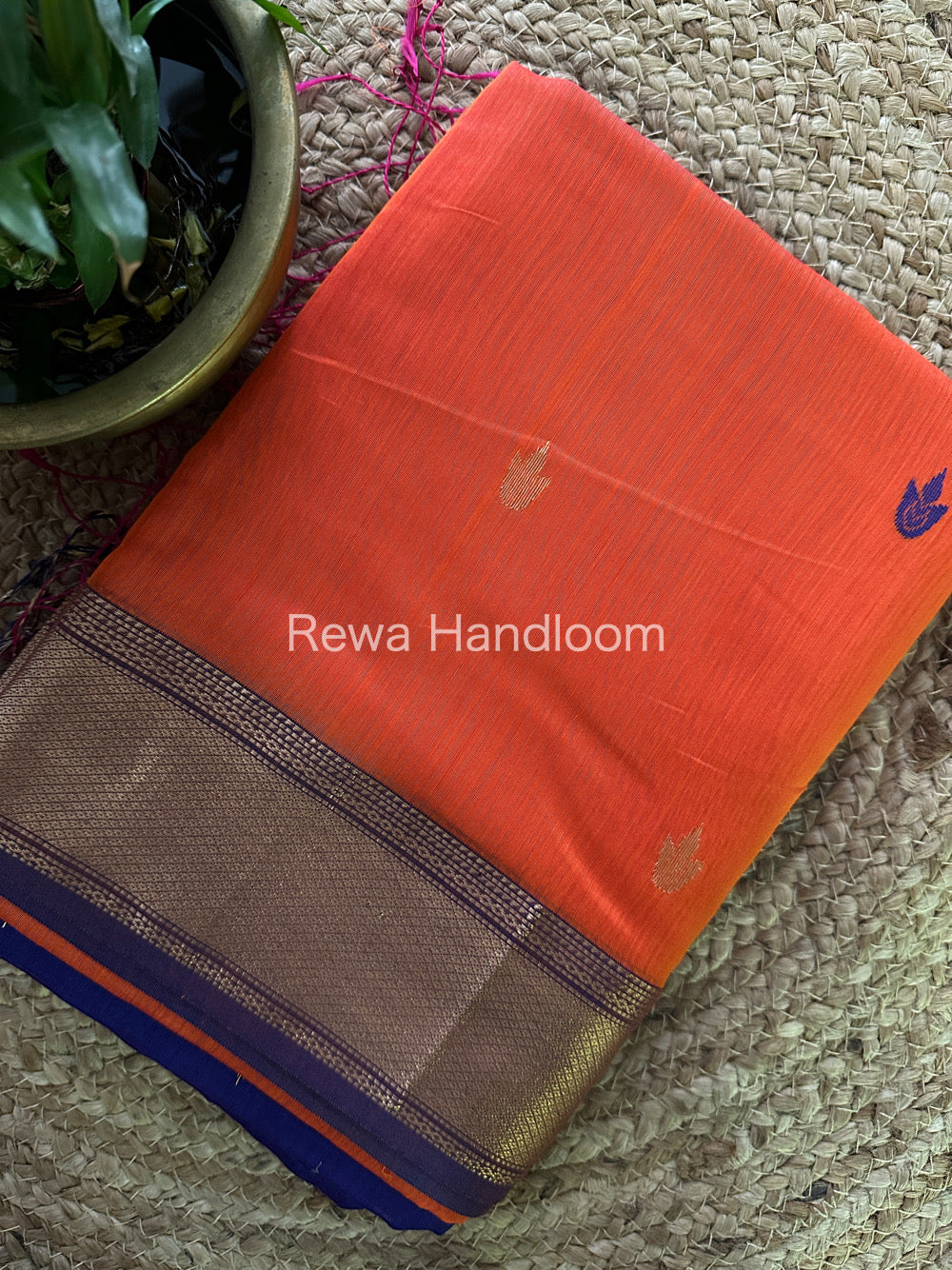 Zari Butti ~ Maheshwari Saree