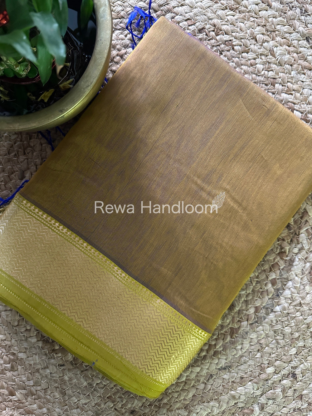 Zari Butti ~ Maheshwari Saree