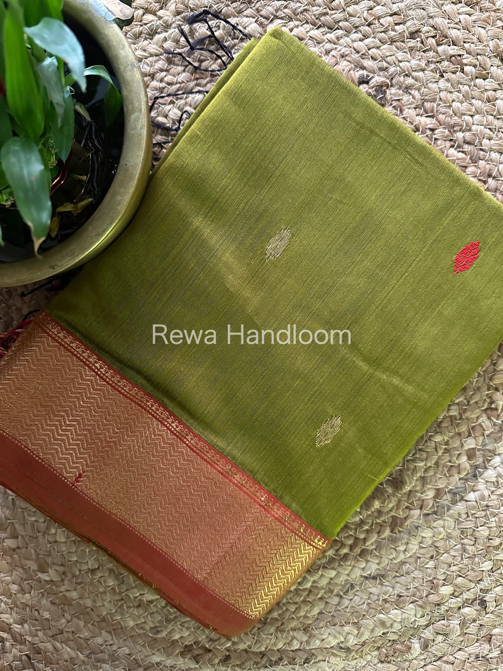 Zari Butti ~ Maheshwari Saree