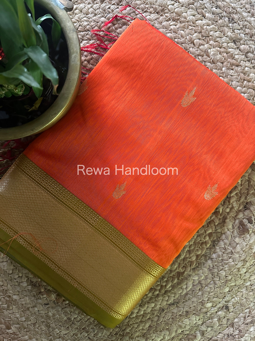 Zari Butti ~ Maheshwari Saree