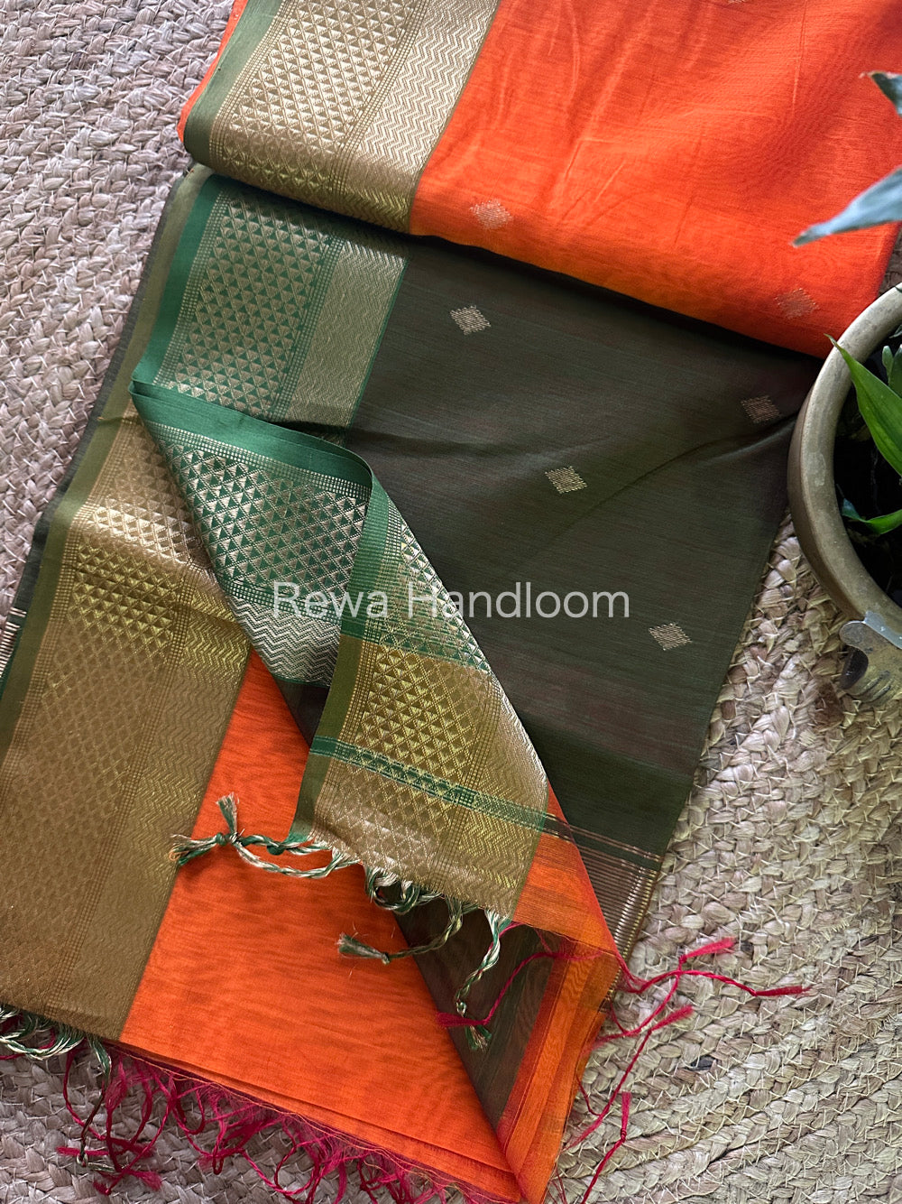 Zari Butti Maheshwari Saree