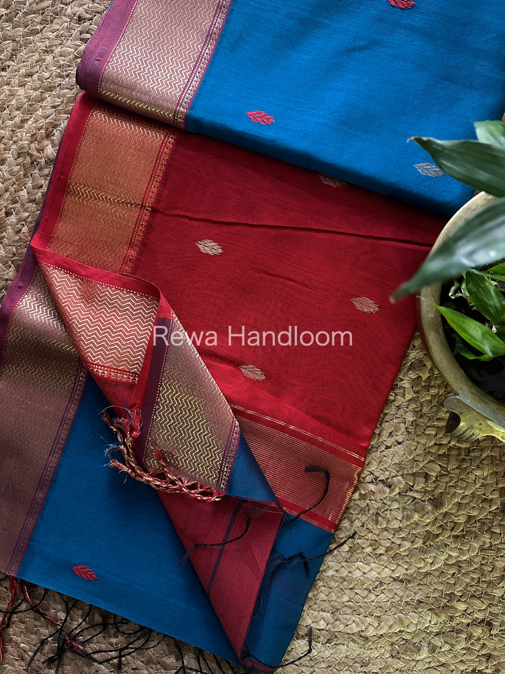 Maheshwari Zari Butti Saree