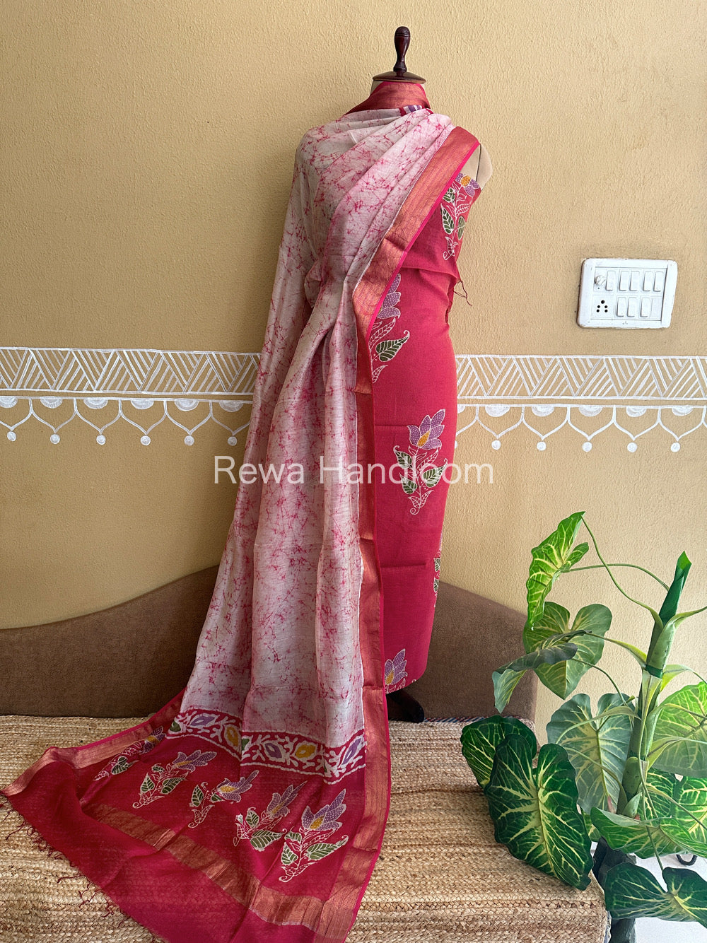 Maheshwari Batik Tissue Printed Dress Material
