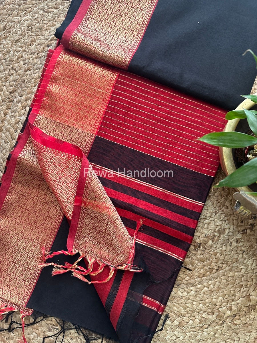 Maheshwari Black Zari Diamond Border Saree DB013