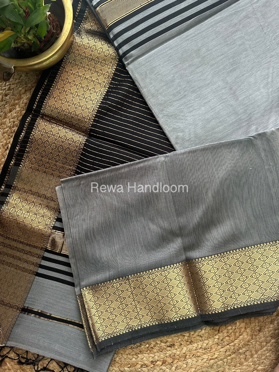Maheshwari Grey Zari Diamond Border Saree DB011