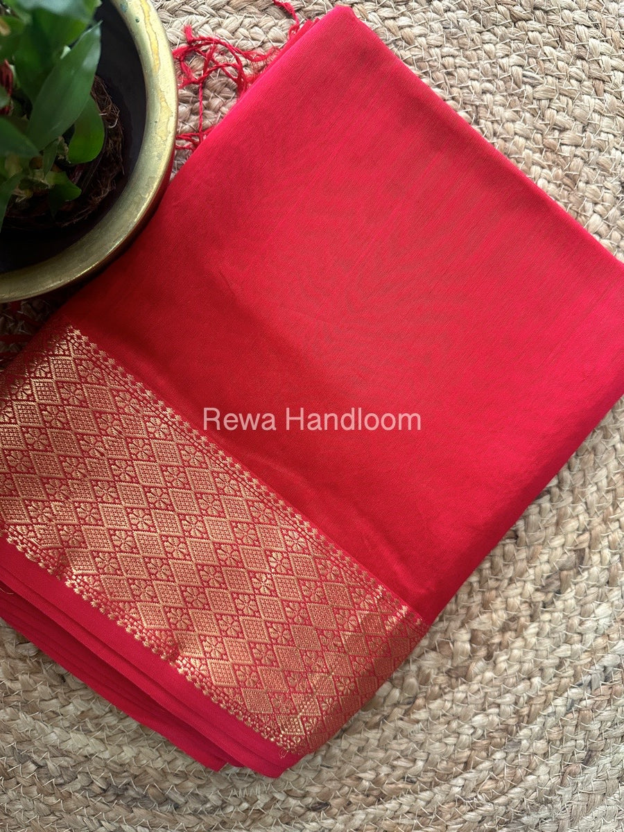 Maheshwari Zari Diamond Border Saree