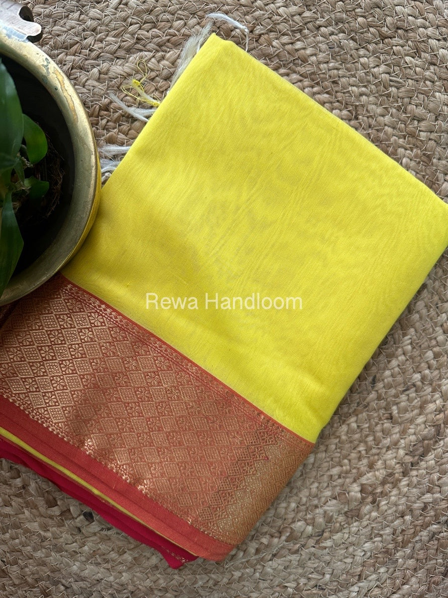 Maheshwari Zari Diamond Border Saree
